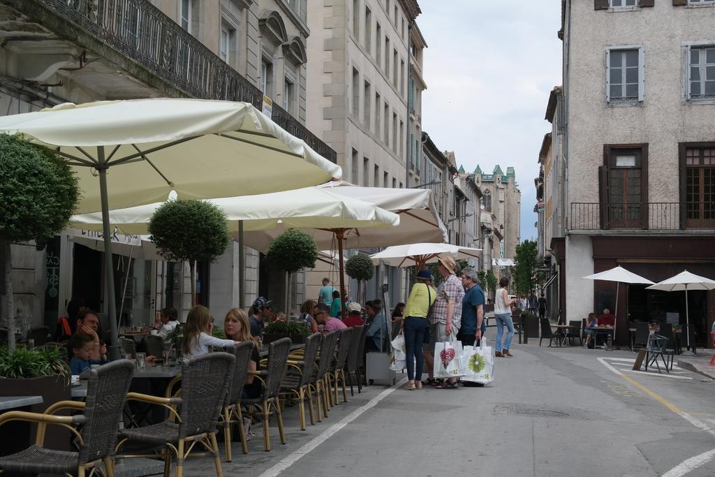 Penthouse Apartment Overlooking Place Carnot Carcassonne Exterior foto